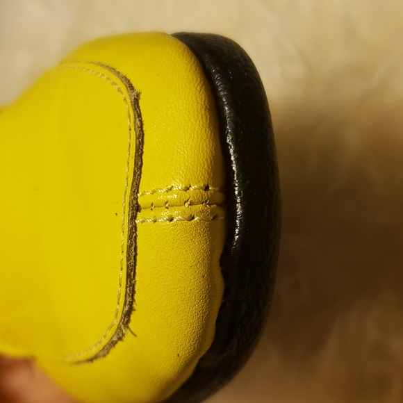 Vintage Yellow Italian Leather Loafers - Picture 2 of 7